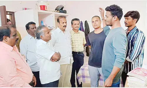 SVU V-C, Registrar console injured student in hostel