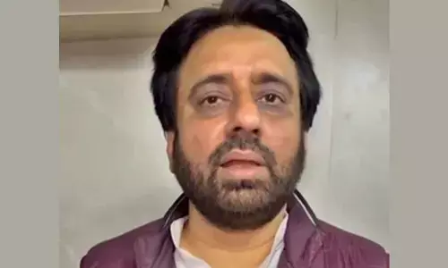 Delhi Police conducting raids to arrest AAP MLA Amanatullah Khan