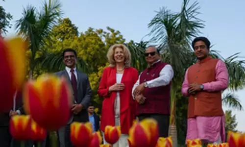 Delhi L-G inaugurates NDMC Tulip Festival-2025