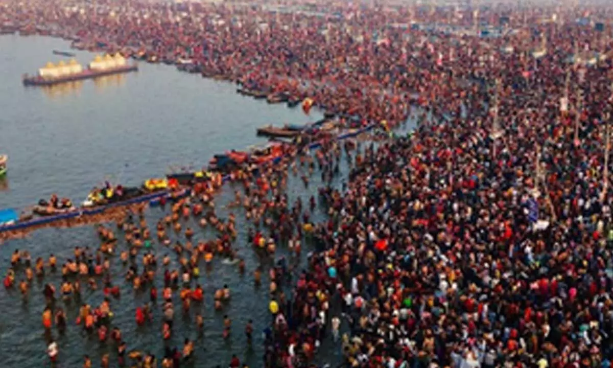 Saints, Kalpvasis and devotees take holy dip on Magh Purnima, hail Maha Kumbh arrangements