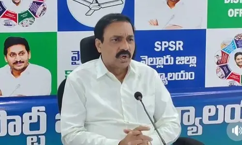 Nellore: Govt flayed for hiking liquor prices