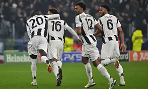 Champions League: Juventus beat PSV, PSG down Brest in play-off first leg