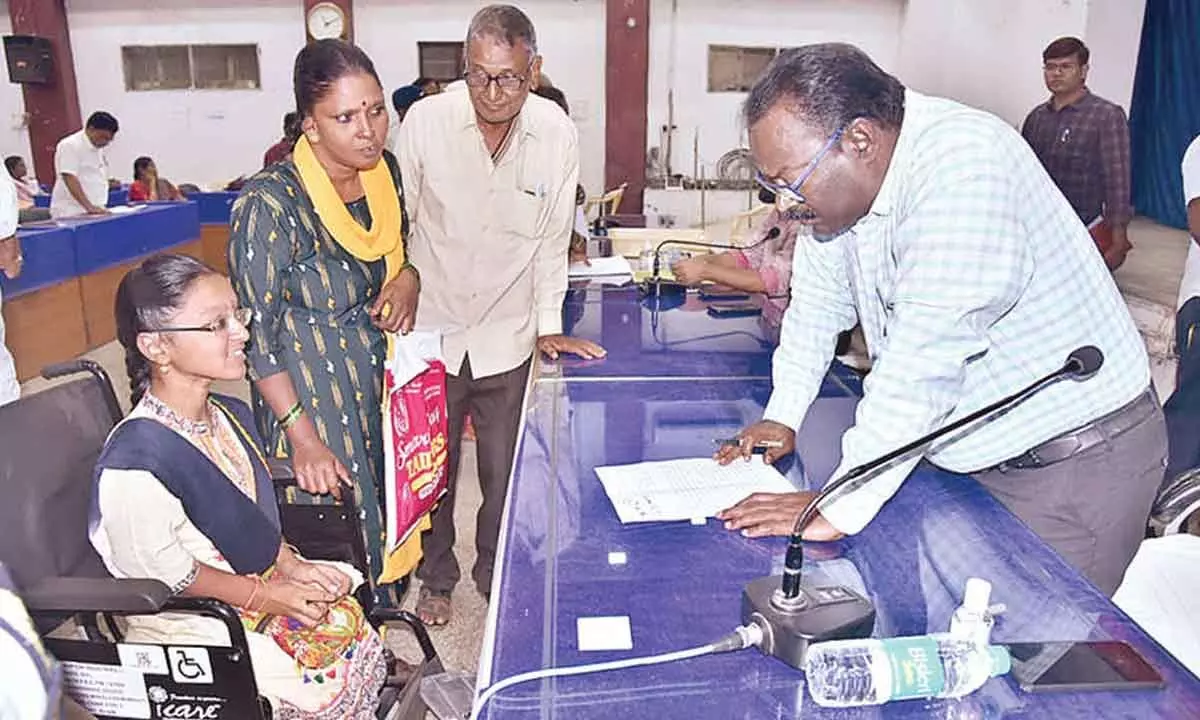 Vizianagaram stands 2nd in resolving public grievances Vizianagaram stands 2nd in resolving public grievances