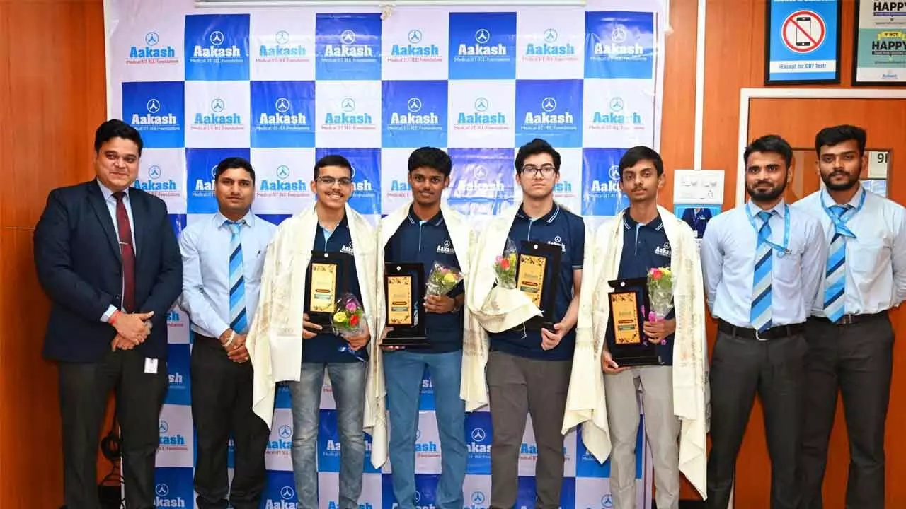 Mangaluru students shine in JEE Mains Mangaluru students shine in JEE Mains