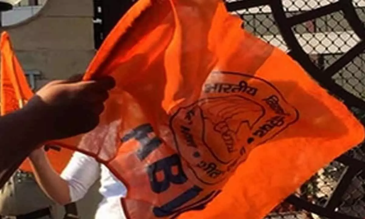 Gujarat: ABVP protests outside MSU Vadodara over scholarship policy change Gujarat: ABVP protests outside MSU Vadodara over scholarship policy change