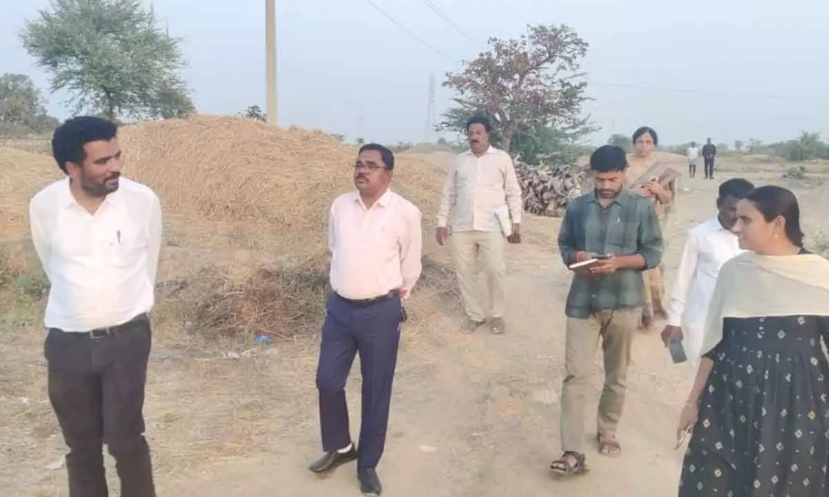 Legal Action Threatened Over Illegal Sand Stockpiling in Wanaparthy District Legal Action Threatened Over Illegal Sand Stockpiling in Wanaparthy District