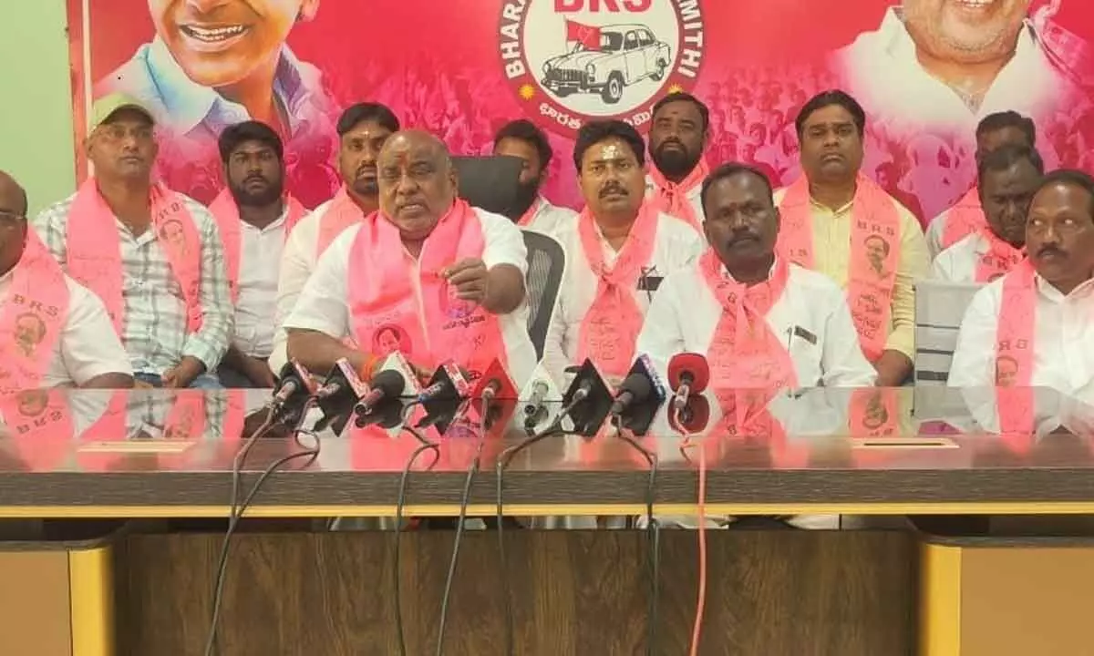 Jogu Ramanna demands probe into irregularities in cotton procurement Jogu Ramanna demands probe into irregularities in cotton procurement