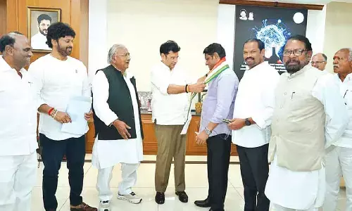Fmr DSP Gangadhar joins Congress