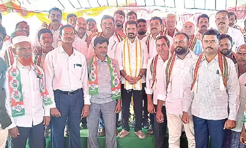 Several BJP, BRS leaders join Congress ahead of polls