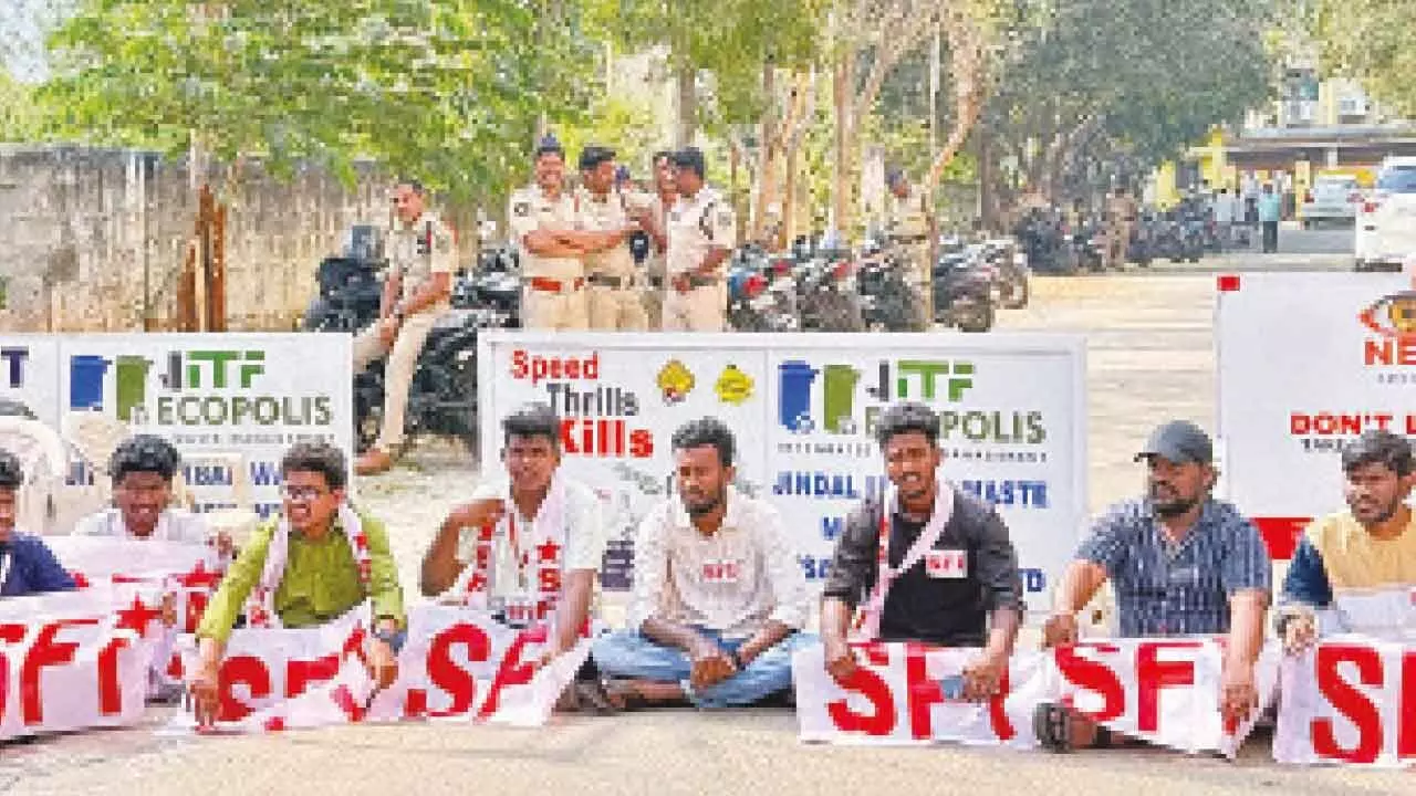 Visakhapatnam: Inter student commits suicide Visakhapatnam: Inter student commits suicide