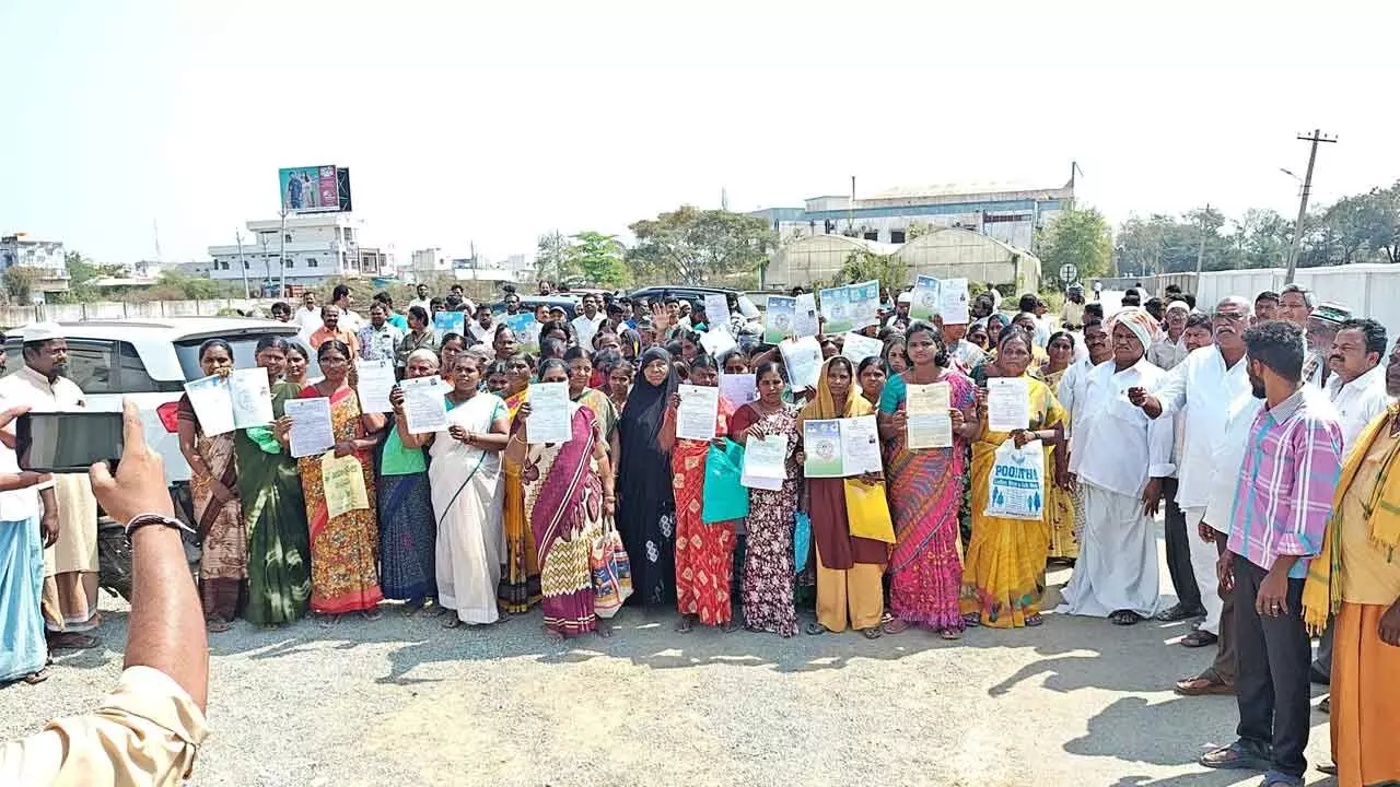 Residents at Kanala village staging a protest on Thursday Residents at Kanala village staging a protest on Thursday