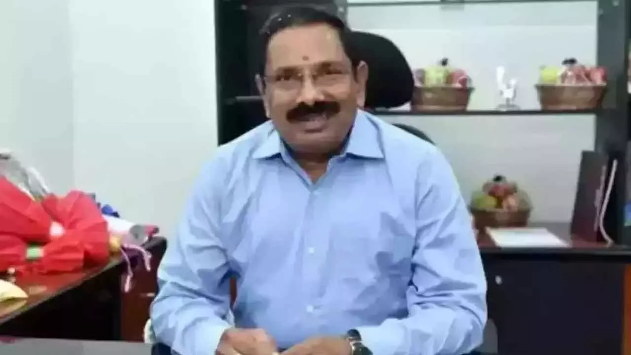 CS condemns rumours on bird flu, reviews situation with collectors CS condemns rumours on bird flu, reviews situation with collectors