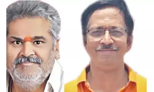 Boppana Narasimha Rao (Bujji), Organiser, Kalavipanchi and Nittala Shyam Sundar, General Secretary of Sri Krishna Telugu Theatre Arts