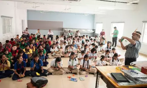 Workshop on paper modelling for school students