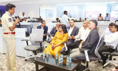 Super search engine Google team visits integrated police command centre