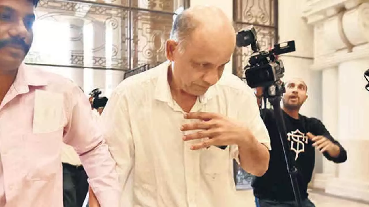 Mumbai Police Arrest New India Cooperative Bank Official for ₹122 Crore Fraud Mumbai Police Arrest New India Cooperative Bank Official for ₹122 Crore Fraud