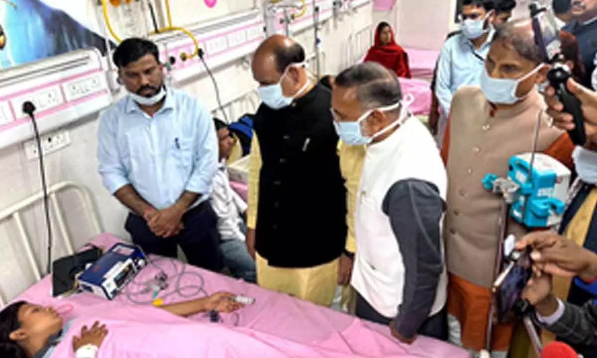 Om Birla visits Kota hospital, inquires about children affected by gas leak Om Birla visits Kota hospital, inquires about children affected by gas leak