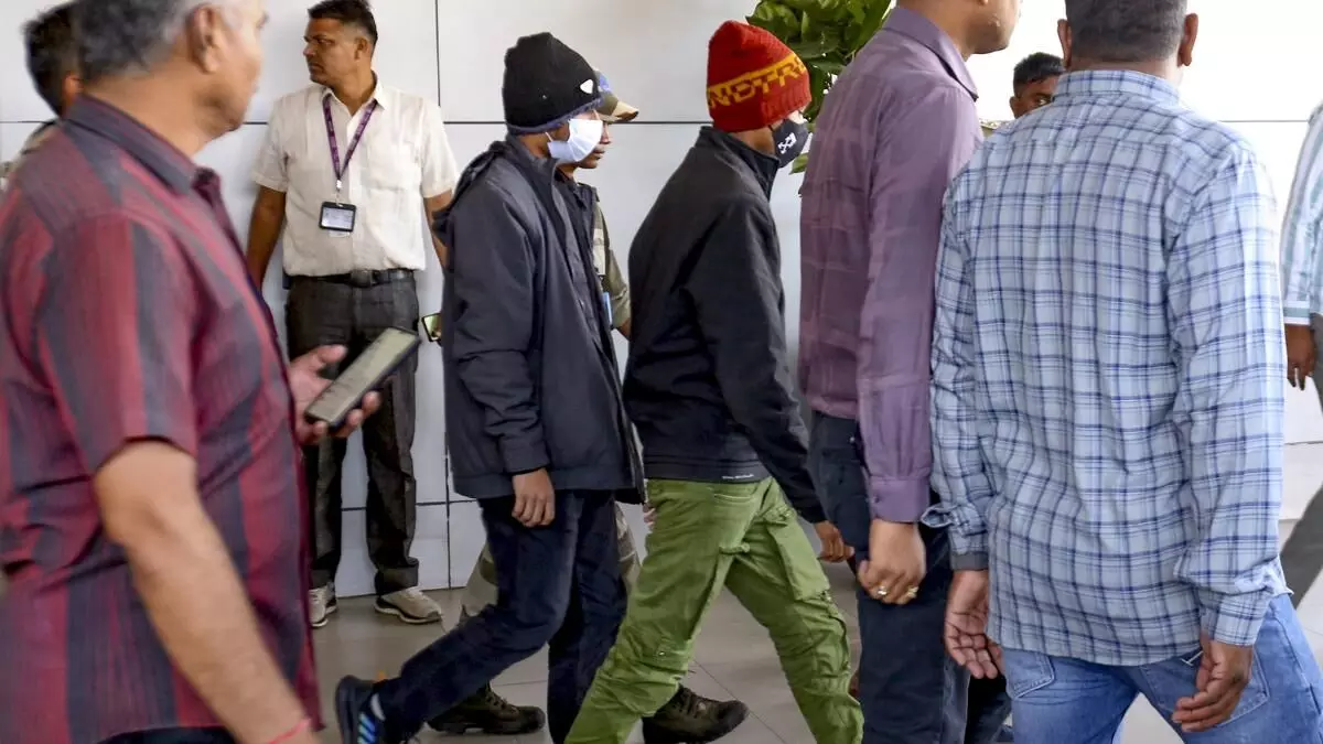 US Deportees Arrive in Ahmedabad: 33 Indians Deported from the US US Deportees Arrive in Ahmedabad: 33 Indians Deported from the US
