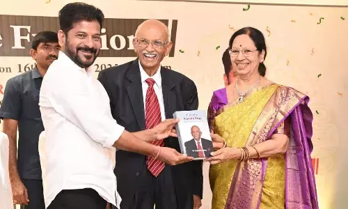 Only efficient babus will make their mark in people’s hearts: CM