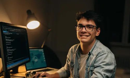 Struggling Bengaluru Techie Turns to Free Work Offers After Long Job Hunt