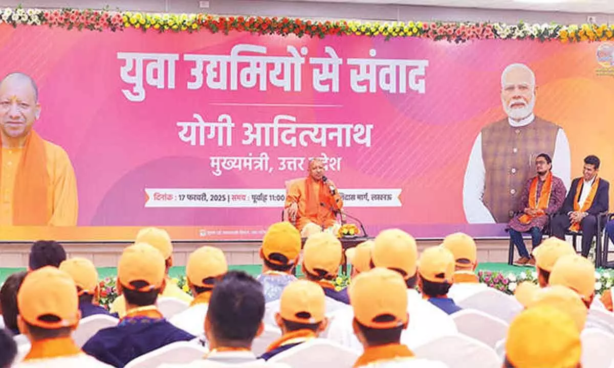 Yogi holds dialogue with young entrepreneurs Yogi holds dialogue with young entrepreneurs