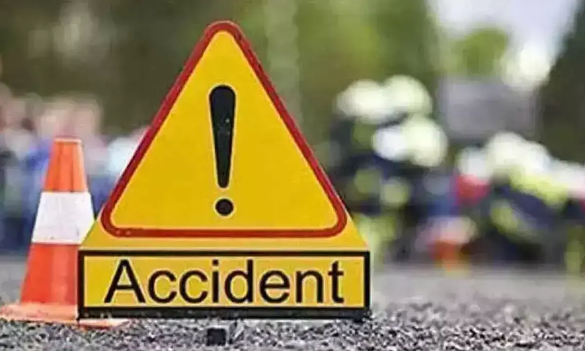 Several injured after car overturns in Kavali