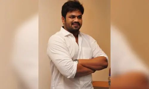 Actor Manchu Manoj detained by Tirupati police