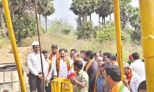 BJP leaders visit Mudasarlova land allotted to SCoR
