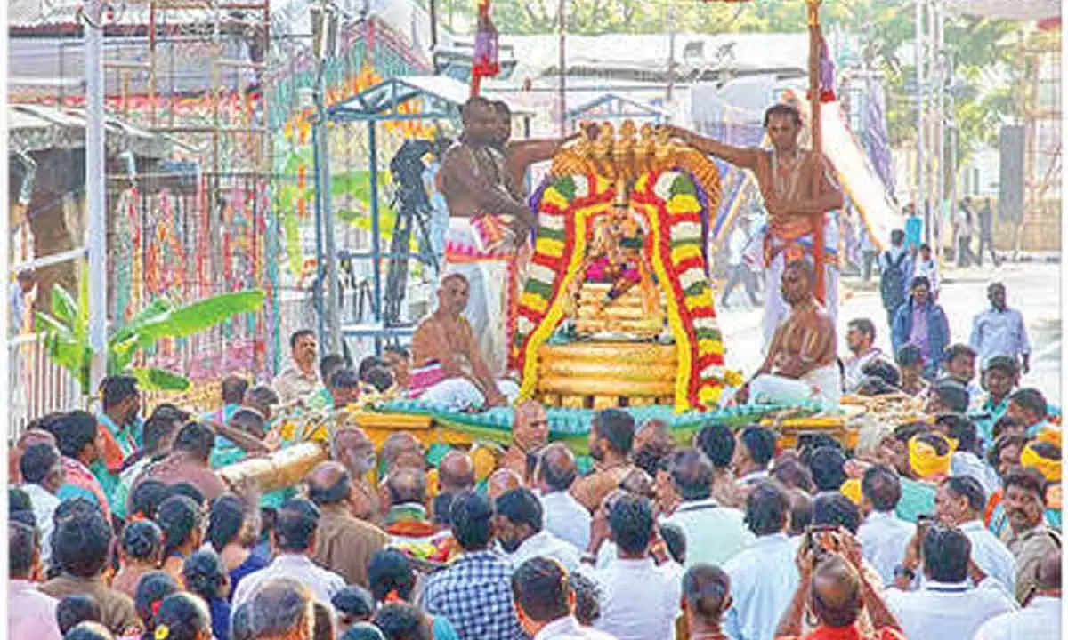 Kalyana Venkateswara rides Chinna Sesha vahanam