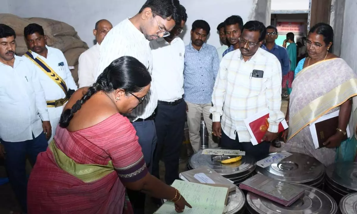 Wanaparthy collector calls student to achieve 100% pass in SSC