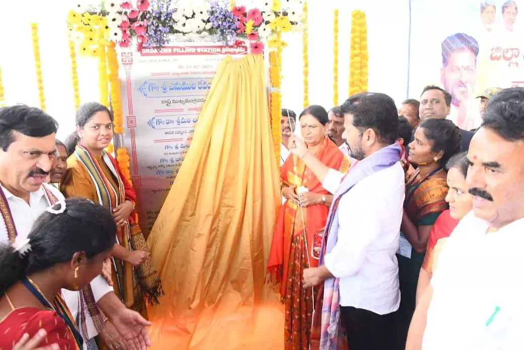 CM Revanth Inaugurates First-of-Its-Kind Mahila Samaikya Petrol Bunk in Narayanpet CM Revanth Inaugurates First-of-Its-Kind Mahila Samaikya Petrol Bunk in Narayanpet