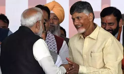 Chief Minister Chandrababu Naidu meets PM Modi at Ramleela Maidan in New Delhi on Thursday