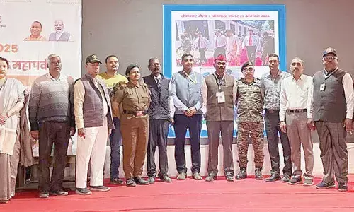 Patriotic gesture: Ex-servicemen, brave women honoured