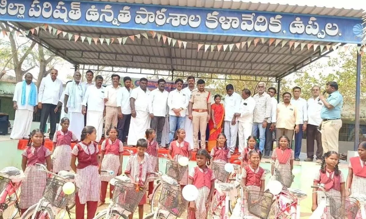 Businessman Donates Bicycles to School Students in Uppala Village