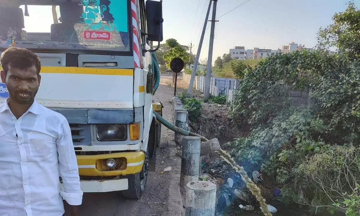 Municipal authorities turn blind eye to river water contamination Municipal authorities turn blind eye to river water contamination