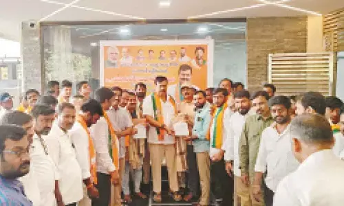 Ponguleti Sudhakar campaigns for BJP MLC candidate