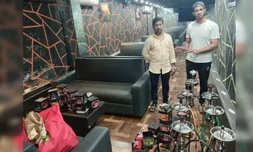 Hyderabad: Police raid hookah parlour, apprehend 2