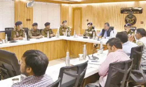 Yogi sarkar prepares for last bath of Mahashivratri