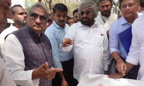 Khandre instructs children to be informed about botanical trees