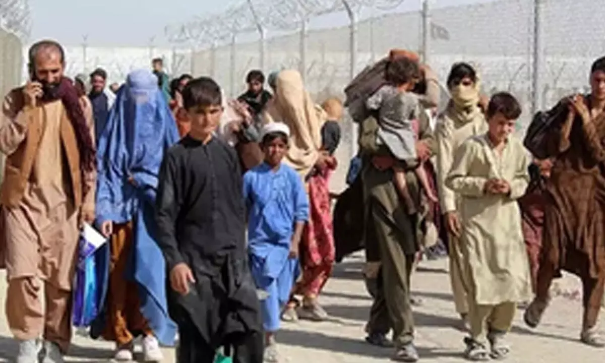 Pakistan threatens to deport Afghan refugees awaiting resettlement in US Pakistan threatens to deport Afghan refugees awaiting resettlement in US