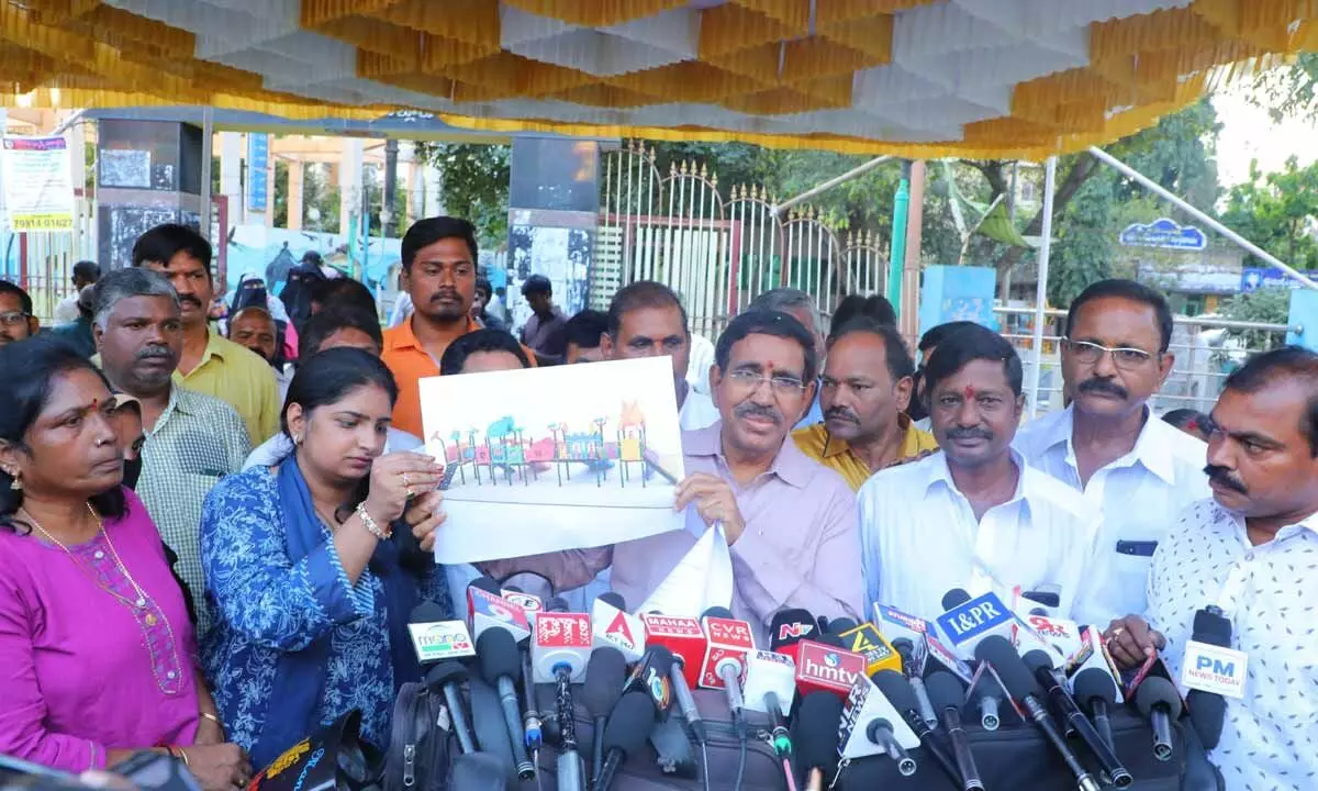 YSRCP failed to develop parks: Minister Narayana YSRCP failed to develop parks: Minister Narayana