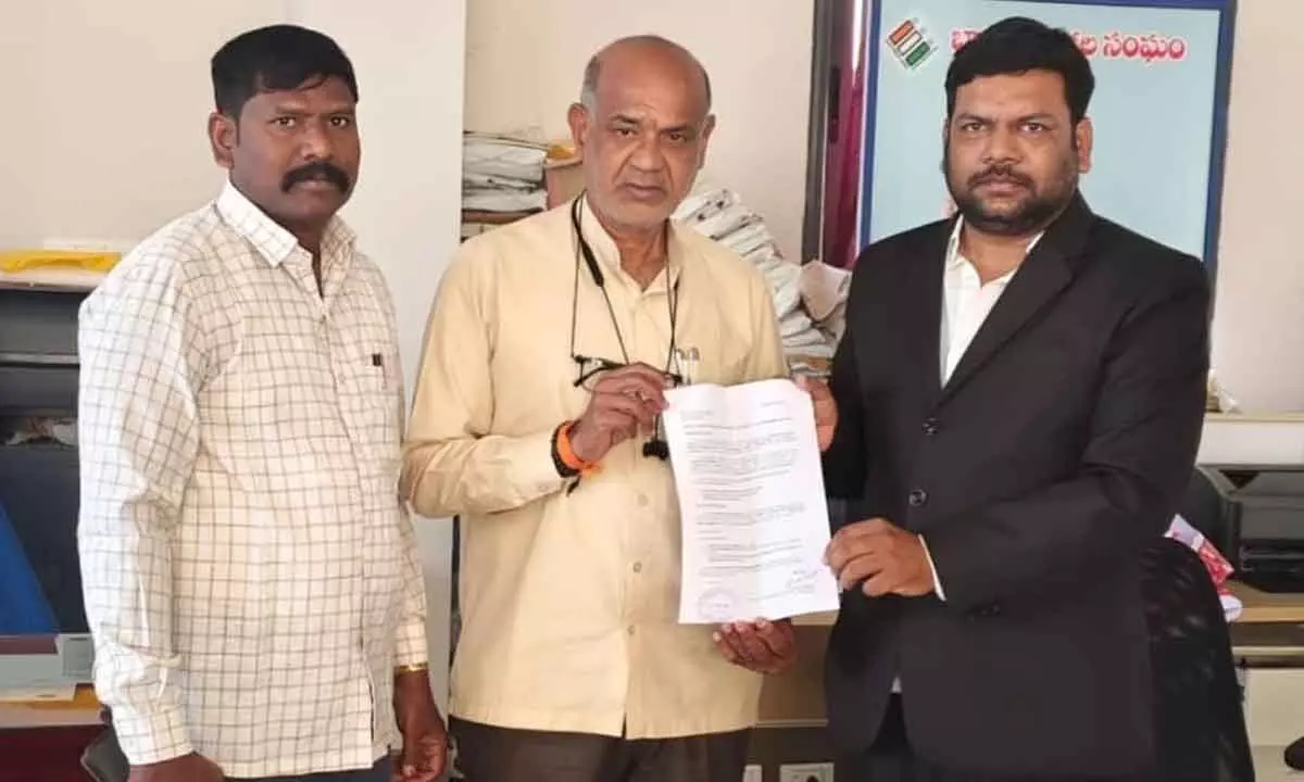 Complaint Filed Against Government Teachers for Engaging in Illegal Businesses – Public Demands Strict Action. Complaint Filed Against Government Teachers for Engaging in Illegal Businesses – Public Demands Strict Action.