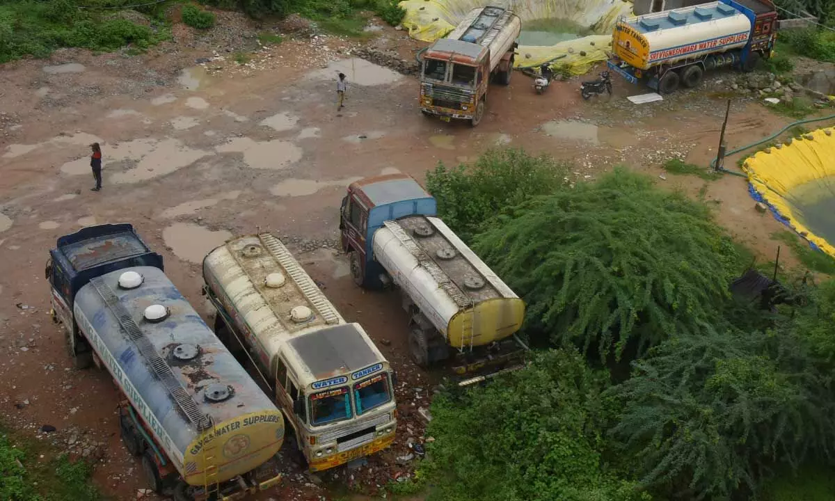 Tanker water suppliers make hay as summer knocks at door Tanker water suppliers make hay as summer knocks at door