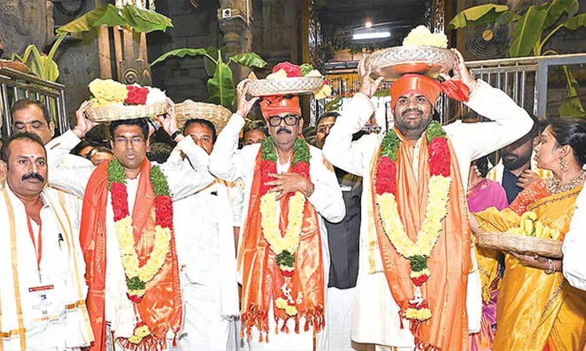Stage set for mega Maha Sivaratri festival in Srikalahasti Stage set for mega Maha Sivaratri festival in Srikalahasti