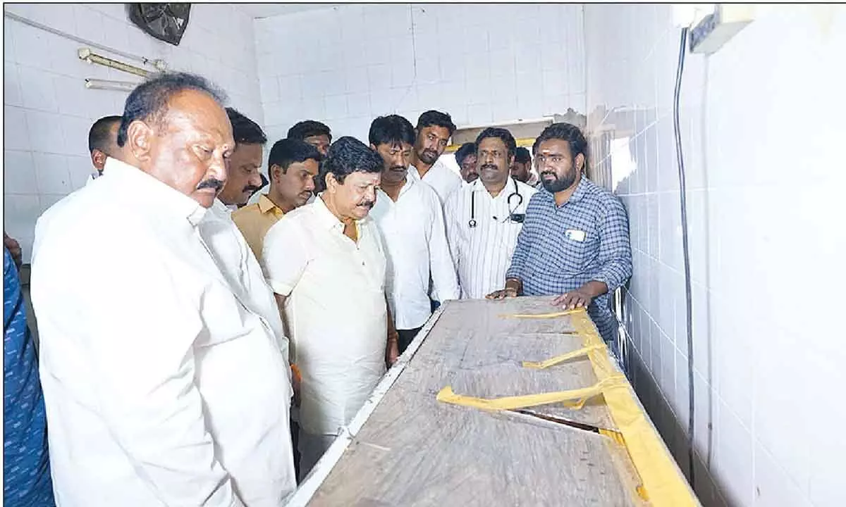 Five youth drown in River Godavari Five youth drown in River Godavari
