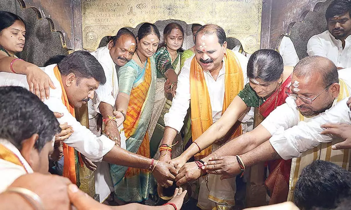 Shadnagar reverberates with chants of ‘Shiva’