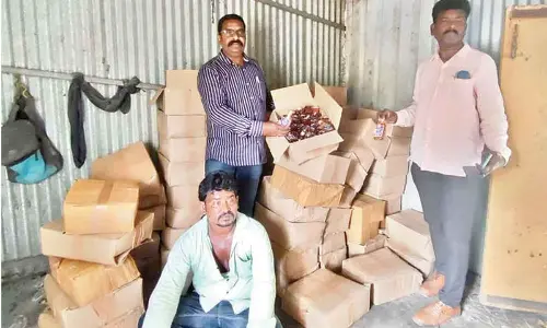 Liquor racket busted in Narsapuram