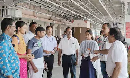 Waltair Division promotes use of UTS mobile app