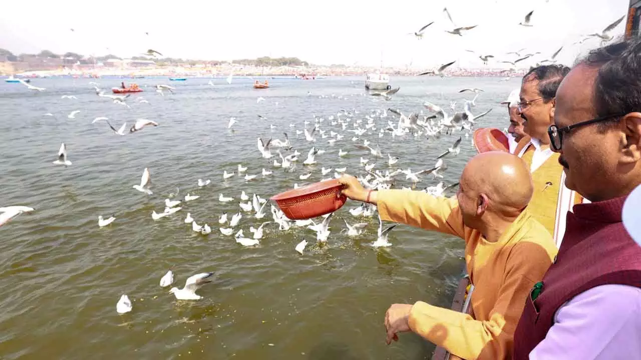 CM Yogi worships Maa Ganga CM Yogi worships Maa Ganga