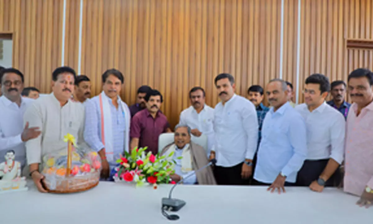 Ktaka BJP legislators meet Siddaramaiah, demand metro fare reduction Ktaka BJP legislators meet Siddaramaiah, demand metro fare reduction